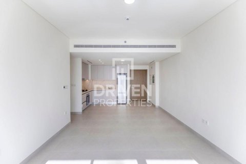 Квартира с 2 спальнями в EMAAR Beachfront, ОАЭ №192531 4