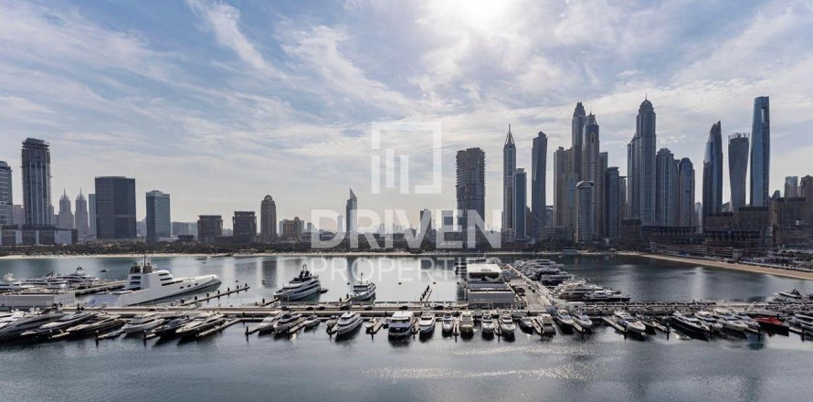 Квартира с 2 спальнями в EMAAR Beachfront, ОАЭ №192531