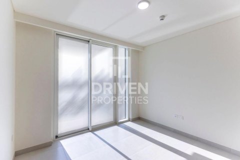 Квартира с 2 спальнями в EMAAR Beachfront, ОАЭ №192531 6