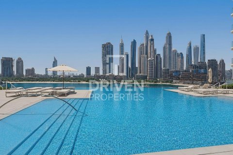 Квартира с 1 спальней в EMAAR Beachfront, ОАЭ №192529 10