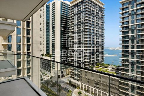 Квартира с 1 спальней в EMAAR Beachfront, ОАЭ №192529