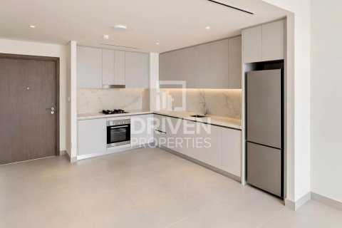 Квартира с 1 спальней в EMAAR Beachfront, ОАЭ №192529 4