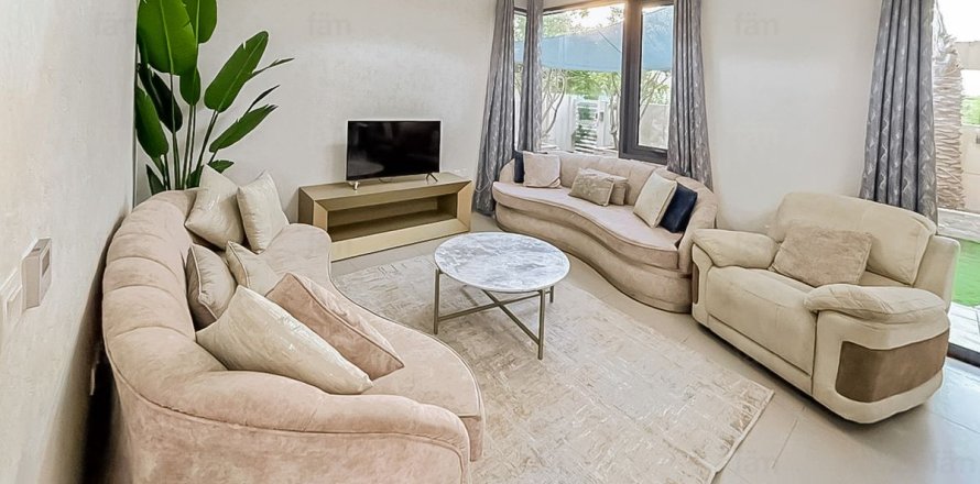 Villa de 4 dormitorios  No. 125134