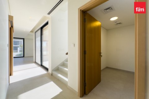 4 bedrooms Villa in Dubai, UAE No. 143736 4