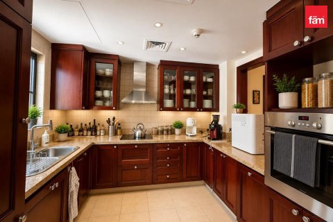 2 bedrooms Apartment in Old Town, UAE No. 168151 3