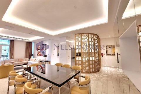 4 bedrooms Apartment in Doha, Qatar No. 61013 6