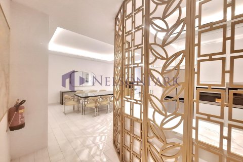 4 bedrooms Apartment in Doha, Qatar No. 61013 11