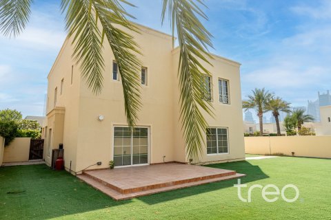 Villa de 4 dormitorios en Meadows 1, UAE No. 173884 3