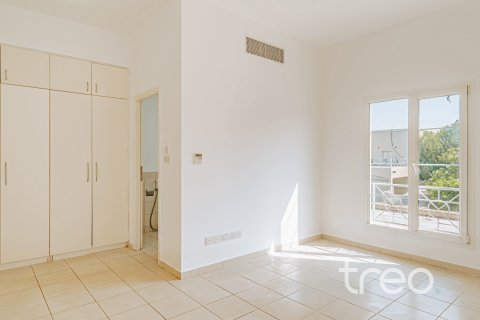 Villa de 4 dormitorios en Meadows 1, UAE No. 173884 16