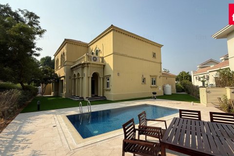 Villa de 4 dormitorios No. 119747 27