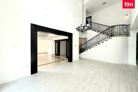 Villa de 4 dormitorios No. 119747 2