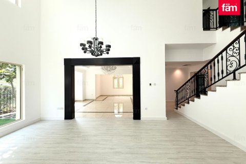 Villa de 4 dormitorios No. 119747 4