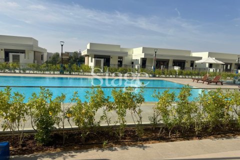 2 bedrooms Apartment in Town Square, UAE No. 185810