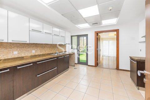 4 bedrooms Villa in Executive Towers, UAE No. 185804 8