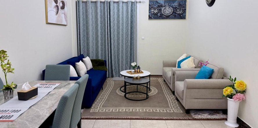 2 bedrooms Apartment in Pantheon Boulevard, UAE No. 195018