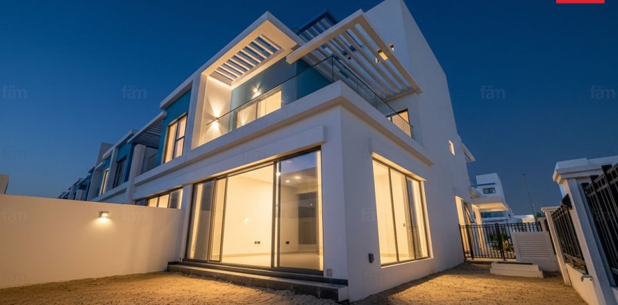 Villa de 5 chambres à Dubai, UAE No. 144412