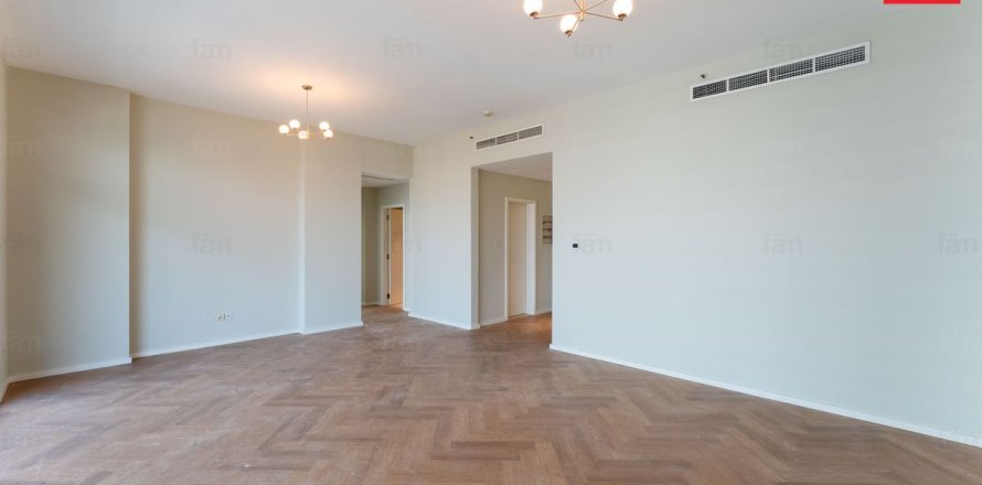 2 bedrooms Apartment in Dubai, UAE No. 166198