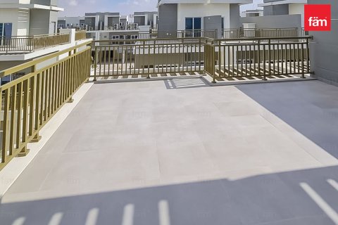3 bedrooms Townhouse in Dubai, UAE No. 166197 8