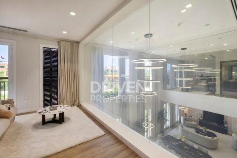Townhouse de 4 chambres à Jumeirah, UAE No. 204125 9