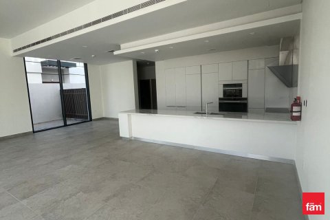 4 bedrooms Villa in Dubai, UAE No. 142473 3