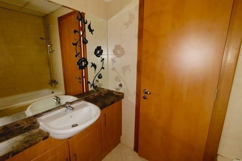 Apartment de 2 dormitorios en Jumeirah Lake Towers, UAE No. 187237 3
