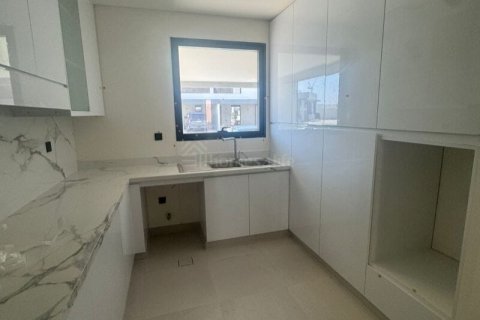 Villa de 3 dormitorios en Dubai Land, UAE No. 187234 4