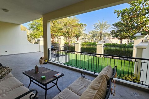 4 bedrooms Townhouse in Ras Al Khaimah, UAE No. 184233 4