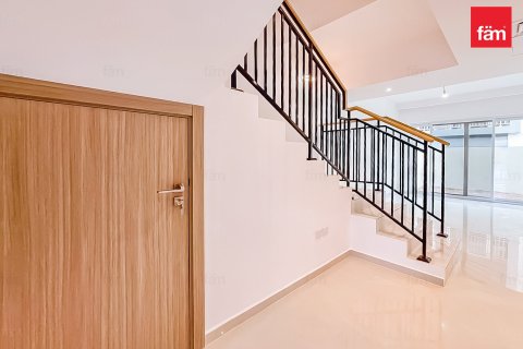 3 bedrooms Townhouse in Dubai, UAE No. 137419 9