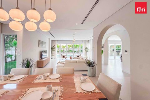 Вилла с 5 спальнями в Дубай, ОАЭ №137425 11