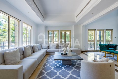 4 bedrooms Villa in Dubai, UAE No. 25881 3