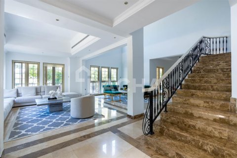 4 bedrooms Villa in Dubai, UAE No. 25881 2
