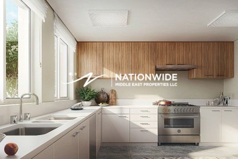 4 bedrooms Villa in Abu Dhabi, UAE No. 141708 8