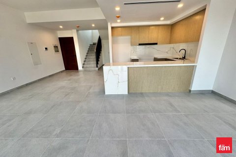 3 bedrooms Villa in Dubai, UAE No. 161300