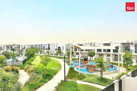 Townhouse de 3 dormitorios en Dubai, UAE No. 184420