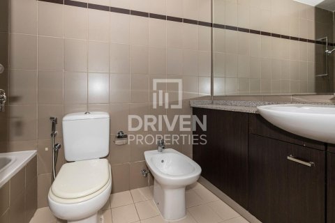 2 bedrooms Apartment in Remraam, UAE No. 189804 12