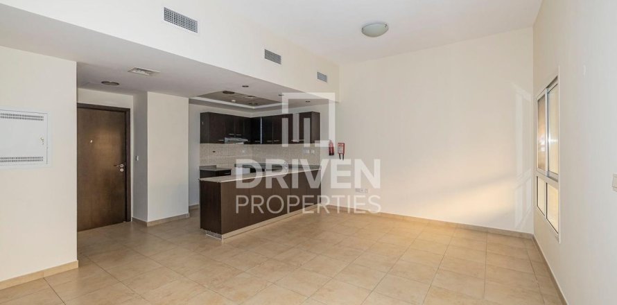 2 bedrooms Apartment in Remraam, UAE No. 189804