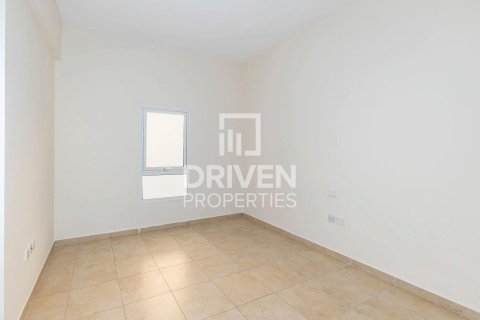 2 bedrooms Apartment in Remraam, UAE No. 189804 5