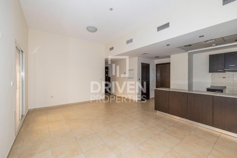 2 bedrooms Apartment in Remraam, UAE No. 189804 3