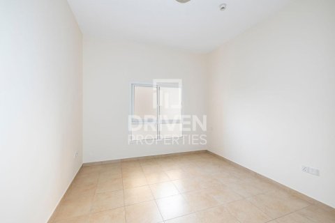 2 bedrooms Apartment in Remraam, UAE No. 189804 8