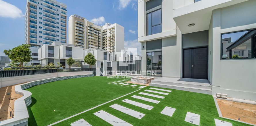 Villa de 4 chambres à Murooj Al Furjan, UAE No. 78892