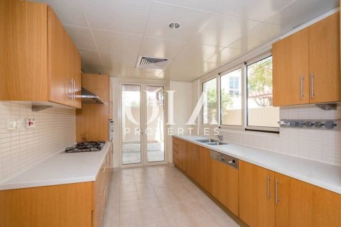 4 bedrooms Villa in Al Raha Gardens, UAE No. 11653 7