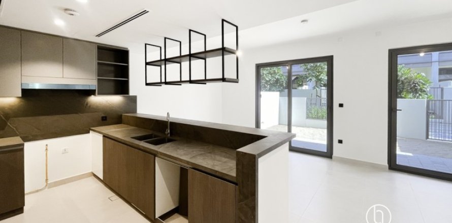 Villa de 3 dormitorios en Tilal Al Ghaf, UAE No. 141069