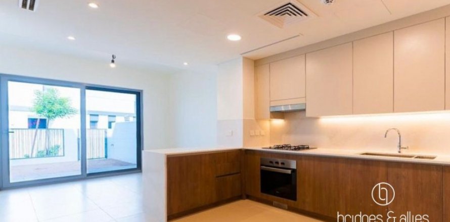 Вилла с 3 спальнями в Tilal Al Ghaf, ОАЭ №141068