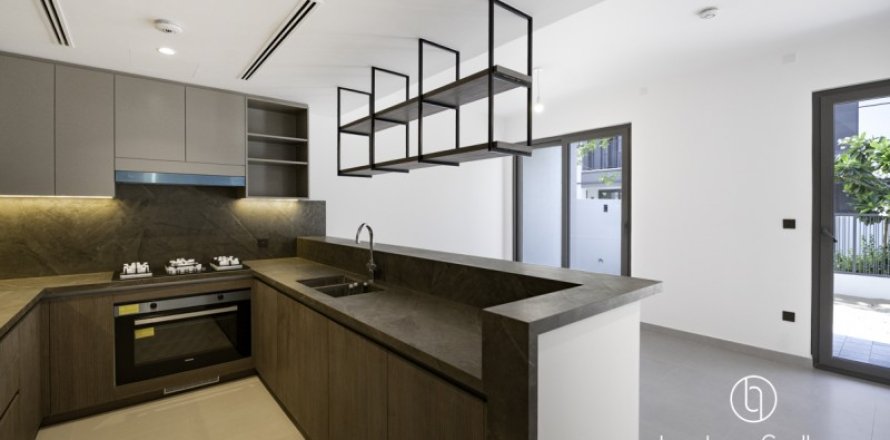 Villa de 3 dormitorios en Tilal Al Ghaf, UAE No. 141072