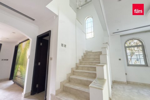 Villa de 5 dormitorios  No. 125480 15