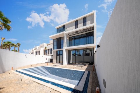 5 bedrooms Villa in Ras Al Khaimah, UAE No. 147101 3