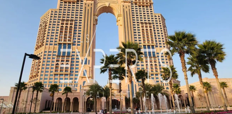 Apartment de 2 dormitorios en The Marina, UAE No. 136006