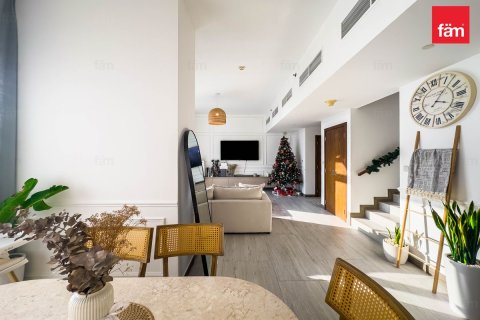 2 bedrooms Duplex in Dubai, UAE No. 142678 12