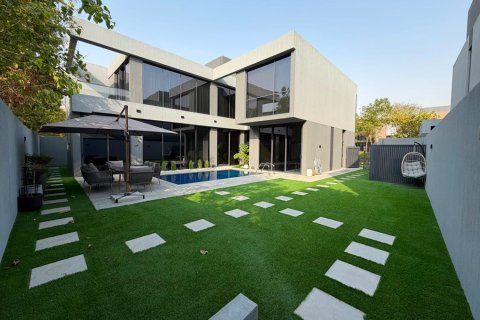 Villa de 4 dormitorios en Tilal City, UAE No. 204870