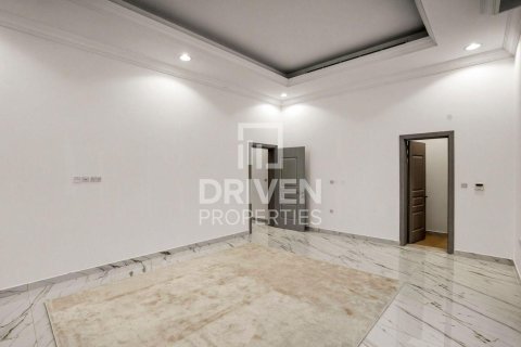 5 bedrooms Villa in Nad Al Sheba 1, UAE No. 192799 9